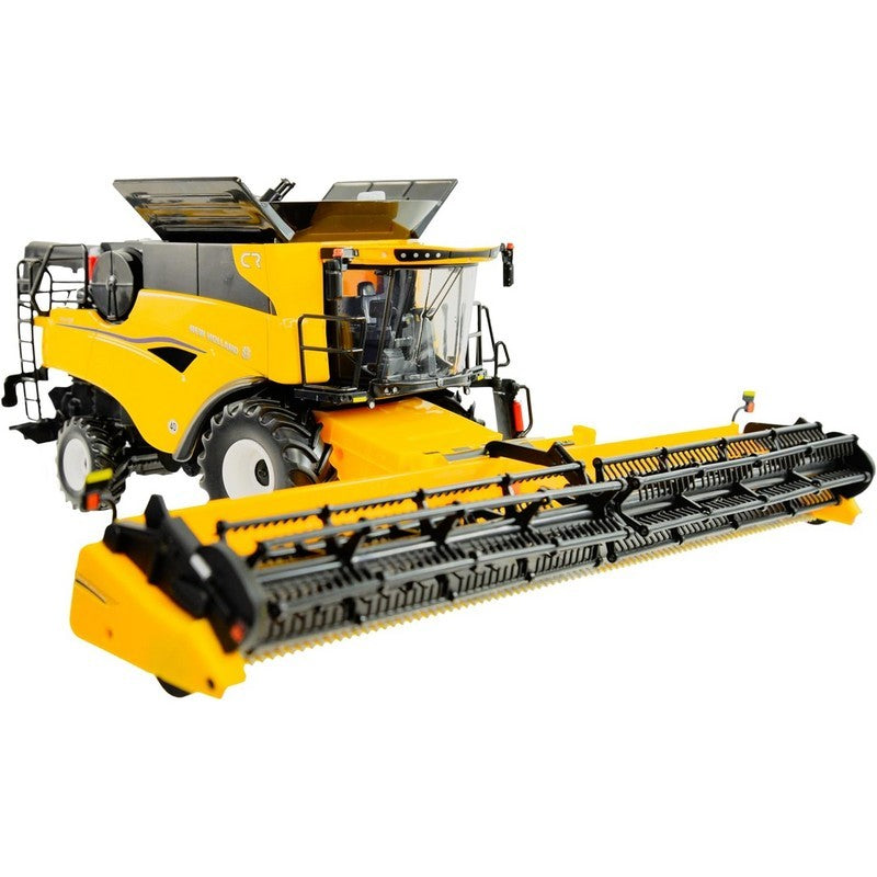 Britains New Holland CR9.90 Combine 1:32 Scale