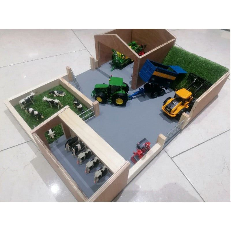 GF Farm Large Farm Cattle Shed Field and Pit 1:32 Scale - 600 x 800mm